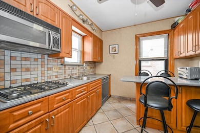 33-50 210th St, Flushing, NY 11361 - photo 4