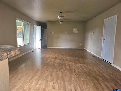 183 E Dodge St, Lebanon, OR 97355 - photo 4