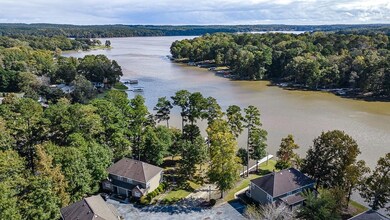 Community boat ramp and day use docks.