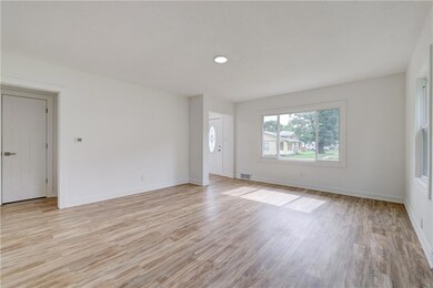 2904 61st St, Des Moines, IA 50322 - photo 7