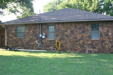 1113 E 6th St, Cushing, OK 74023 - photo 5