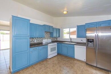 3632 W Ruth Ave, Phoenix, AZ 85051 - photo 6