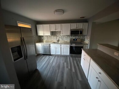 2951 Wetherburn Ct, Woodbridge, VA 22191 - photo 3