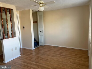 11700 Zebrawood Ct, Germantown, MD 20876 - photo 7