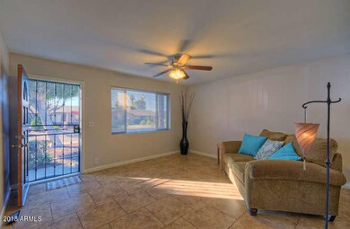 1138 E Echo Ln Phoenix AZ-small-002-16-L