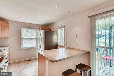 9419 Franklin Square Dr, Rosedale, MD 21237 - photo 6