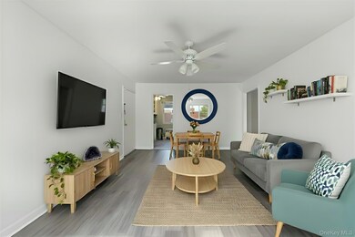 470 Tuckahoe Rd unit 4B, Yonkers, NY 10710 - photo 5