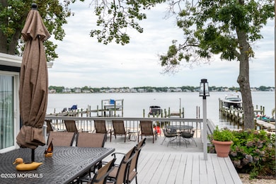 multideck & private beach