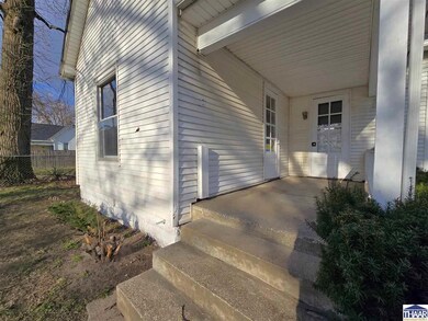 917 N 13th St, Terre Haute, IN 47807 - photo 2