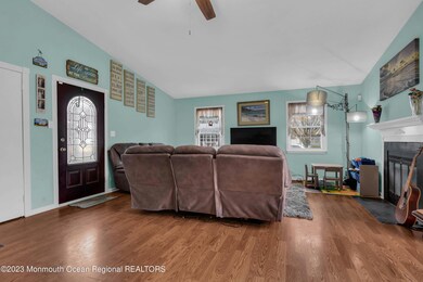 40 Pilgrim Ave, Tinton Falls, NJ 07753 - photo 7