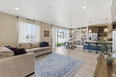 6393 N Canter Dr unit 905, Lake Point, UT 84074 - photo 6