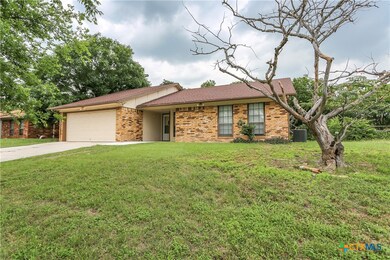 209 E Hogan Dr, Copperas Cove, TX 76522 - photo 3