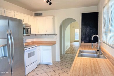 5093 W Whitten St, Chandler, AZ 85226 - photo 2