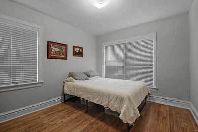 5242 Lindenwood Ave, Saint Louis, MO 63109 - photo 7