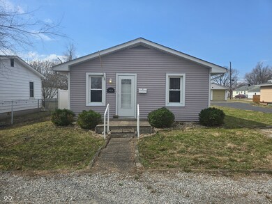 428 Cleveland St, Columbus, IN 47201 - photo 2