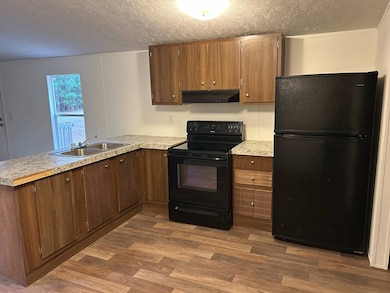 1525 Thomas Dr unit 1525R, Darlington, SC 29532 - photo 2