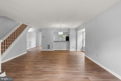 14101 Oakpointe Dr, Laurel, MD 20707 - photo 4
