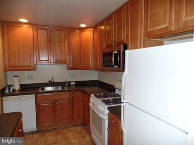 1830 Olmstead Dr, Falls Church, VA 22043 - photo 5