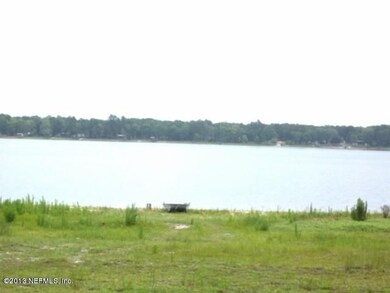 Grandin Lake Shore public lot