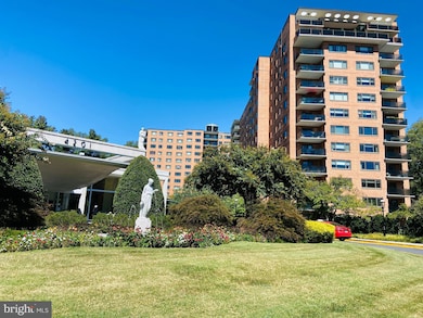 The Towers unit 622E, Washington, DC 20016 - photo 3