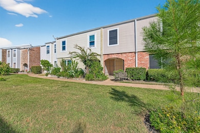 9022 Wilcrest Dr unit 9022, Houston, TX 77099 - photo 4