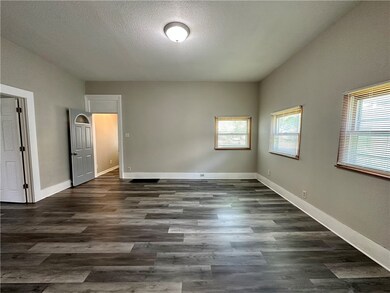 632 S 14th St, Mattoon, IL 61938 - photo 3