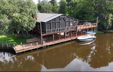 Deep water river access right out the door.