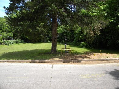 701 W Hanna St, Denison, TX 75020 - photo 2