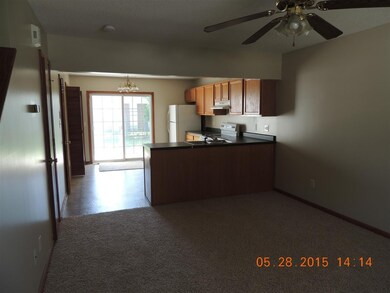 121 Croatan Ct, Jacksonville, NC 28546 - photo 4