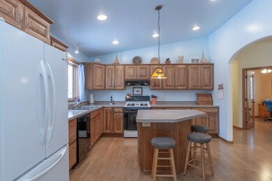 Eat in bar, recessed lighting & vaulted.