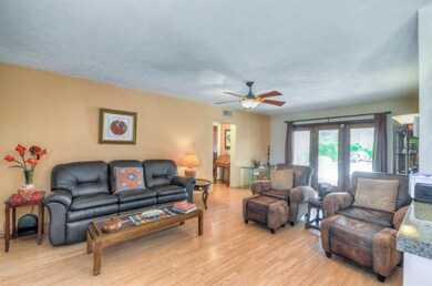 3 Living Room (1)