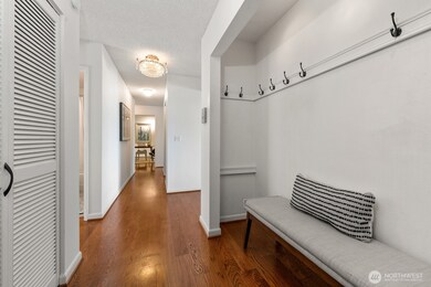 3640 26th Place W unit 201B, Seattle, WA 98199 - photo 4
