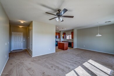 8407 W Kittwake Ln__023