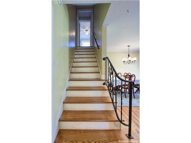 2561 Mount Holyoke Rd, Columbus, OH 43221 - photo 7