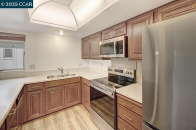 2625 Ptarmigan Dr unit 7, Walnut Creek, CA 94595 - photo 5