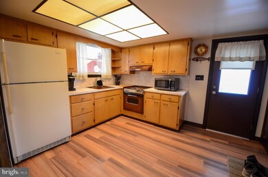 924 E Paoli St, Allentown, PA 18103 - photo 6