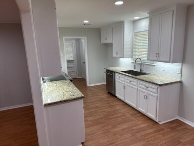 835 Wycliffe Dr, Houston, TX 77079 - photo 2