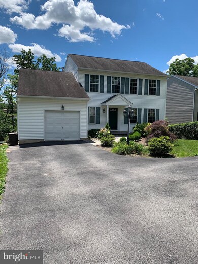 222 Pleasantview Ave, Schwenksville, PA 19473 - photo 2