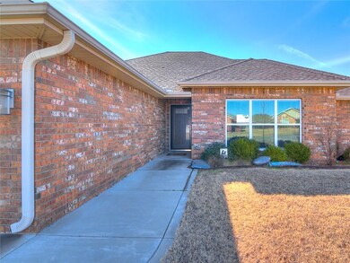 2302 Crooked Oak Ct, Shawnee, OK 74804 - photo 3