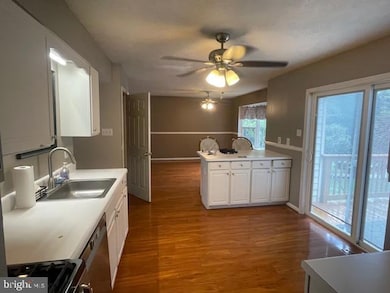 6555 Abraham Ct, Sykesville, MD 21784 - photo 4