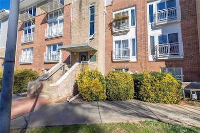 3953 Picasso Ct unit 3953, Charlotte, NC 28205 - photo 2