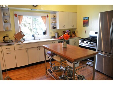 207 N Main St, Halfway, OR 97834 - photo 5