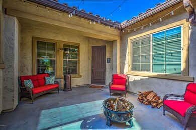 FRONT DOOR01