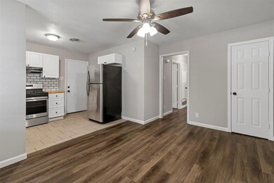 819 W Monterey St unit A, Denison, TX 75020 - photo 5