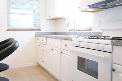 Kitchen w/ Granite Counter Tops, New Cabinets, Dis