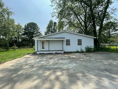 1406 Old Estill Springs Rd, Tullahoma, TN 37388 - photo 2