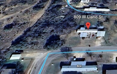 809 W Llano St, Llano, TX 78643 - photo 4