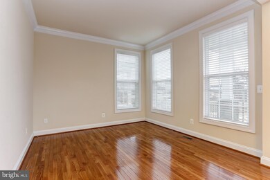 42713 Ashburn Tillett Dr, Broadlands, VA 20148 - photo 7