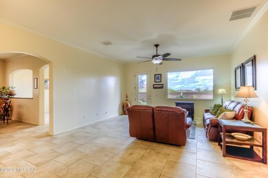 19 Living Room photo a-2