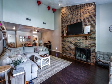 124-126 Hollyhill Ln, Denton, TX 76205 - photo 6